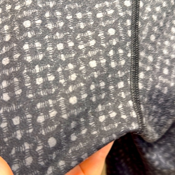 Lululemon black and gray leggings / tights size 4 - Picture 4 of 6